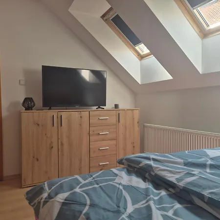 Krajinska Apartment *